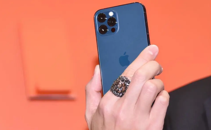 城区苹果手机维修分享iPhone12系列重启方法教程 